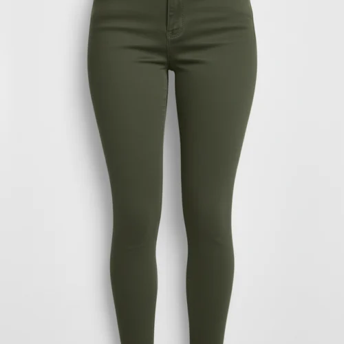 Pantalón vaquero skinny verde militar con bolsillos delante y detras
