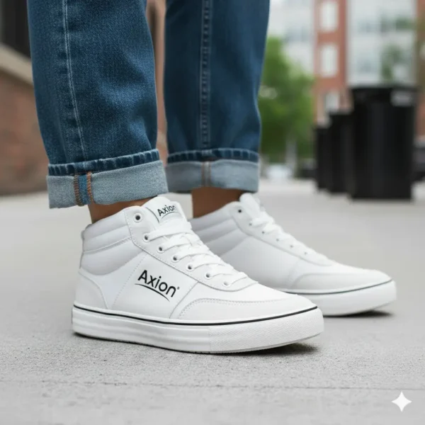 Botines deportivos con el logo de axion en un lateral